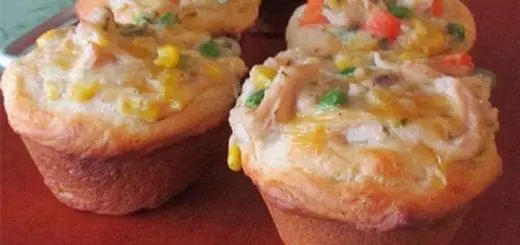 “Foodie” Fun for Kids: Chicken Pot Pie Cupcake