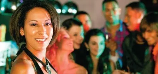 Socialize Successfully: A Few Simple Tips to Help You During the Holiday Season