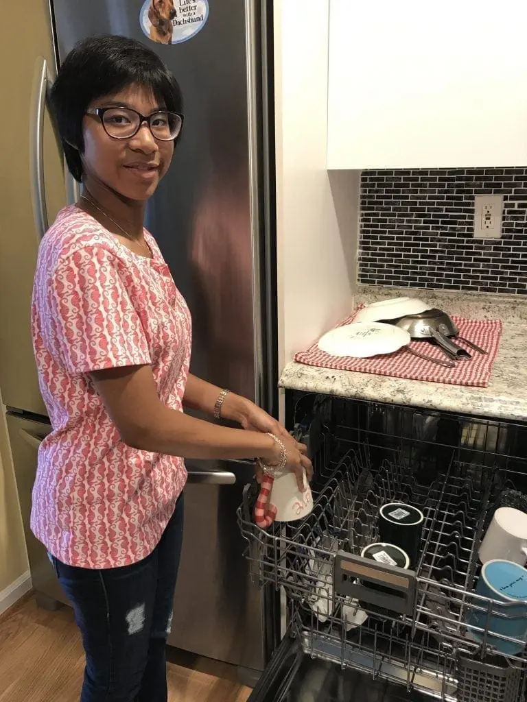 Stephanie at the Dishwasher
