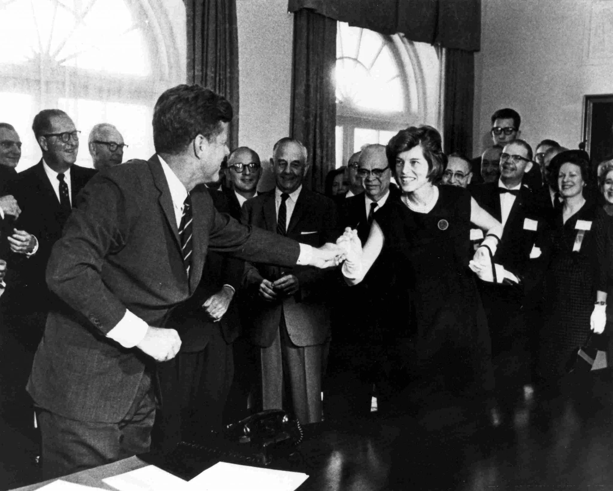 Eunice Kennedy Shriver_JFK_billsigning