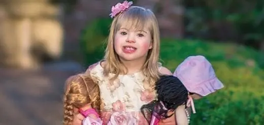 2017 Cover Winner: Amelia Grace Vitacco